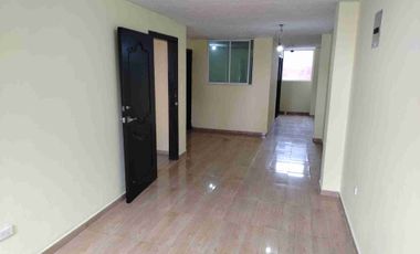 VENDO CASA RENTERA, DE TRES PISOS Y TERRAZA, EN TERRENO DE 75M2 EN TURUBAMBA DE MONJAS 2, SUR DE QUITO