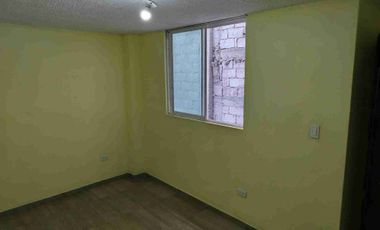 VENDO CASA RENTERA, DE TRES PISOS Y TERRAZA, EN TERRENO DE 75M2 EN TURUBAMBA DE MONJAS 2, SUR DE QUITO