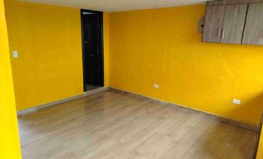 VENDO CASA RENTERA, DE TRES PISOS Y TERRAZA, EN TERRENO DE 75M2 EN TURUBAMBA DE MONJAS 2, SUR DE QUITO