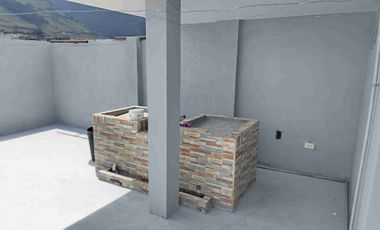 VENDO CASA RENTERA, DE TRES PISOS Y TERRAZA, EN TERRENO DE 75M2 EN TURUBAMBA DE MONJAS 2, SUR DE QUITO