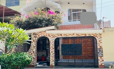 Exclusiva venta Casa Ate -160m2-4dorm-2pisos