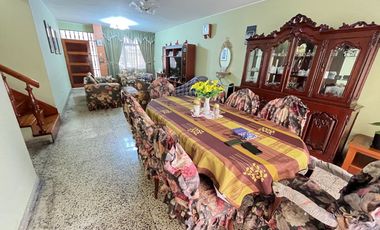 Exclusiva venta Casa Ate -160m2-4dorm-2pisos