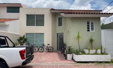 CASA EN VENTA EN SANTA CRUZ BUENAVISTA, A 2 MINUTOS DE BOULEVARD ATLIXCO, LAS ÁNIMAS Y CALZADA ZAVALETA, 2 RECÁMARAS, PUEBLA