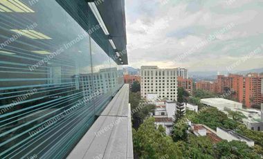 ¡¡Exclusiva Oficina en la milla de Oro!!