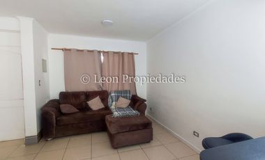 León Propiedades vende hermosa casa en condominio, Curacaví centro.