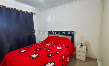 León Propiedades vende hermosa casa en condominio, Curacaví centro.