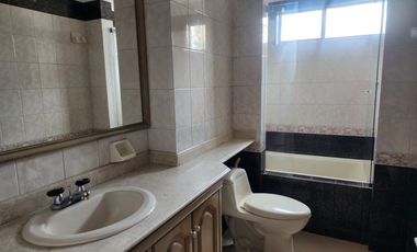 SE ARRIENDA APARTAMENTO CABECERA