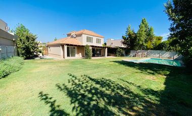 ARRIENDO CASA PROVENZAL TIERRAS LINDAS SANTA ELENA DE CHICUREO