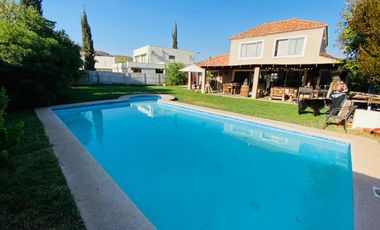 ARRIENDO CASA PROVENZAL TIERRAS LINDAS SANTA ELENA DE CHICUREO