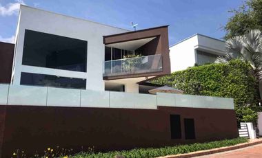 Casa en conjunto cerrado ( Mirolindo)