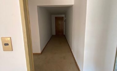 Vendo departamento muy amplio ideal para remodelar, excelente ubicación