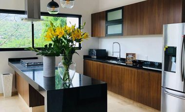 Las Cañadas Casa en Preventa Frente Al Centro Comercial Coto Emma