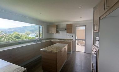 MUY LINDO DEPTO EN URB PRIVADA CUMBRES DEL VALLE EN CUMBAYA (Proximo al Scala)