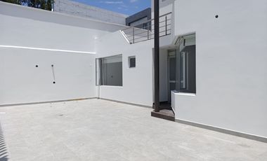 MUY LINDO DEPTO EN URB PRIVADA CUMBRES DEL VALLE EN CUMBAYA (Proximo al Scala)