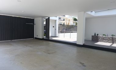 MUY LINDO DEPTO EN URB PRIVADA CUMBRES DEL VALLE EN CUMBAYA (Proximo al Scala)