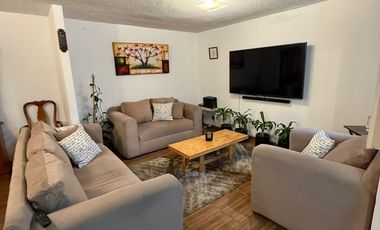 Arcos de la Hacienda Casa Con Ampliaciones a 2 minutos de la autopista México Queretaro