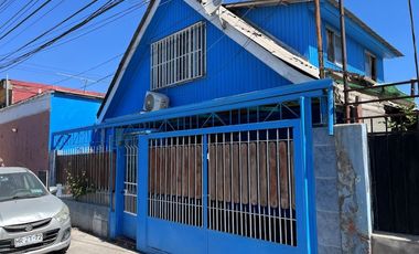 SE VENDE CASA, CERCANA METRO SAN RAMON