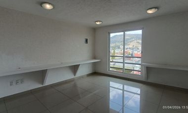 DEPARTAMENTO/PENTHOUSE EN RENTA CERCA DE PARQUE SIERRA MORELOS CON ESTACIONAMIENTO