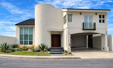 Elegante residencia en venta, Fraccionamiento Almendros
