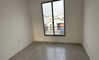 Vendo casa esquinera en Urbanización Valle Norte 2