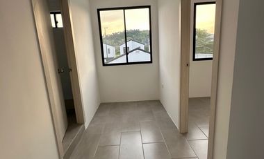 Vendo casa esquinera en Urbanización Valle Norte 2