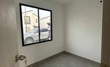 Vendo casa esquinera en Urbanización Valle Norte 2