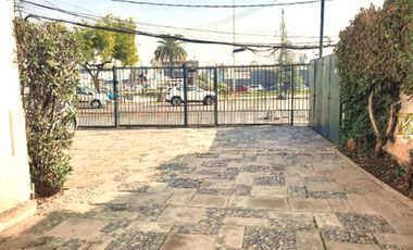 A pasos de avenidas y centros comerciales