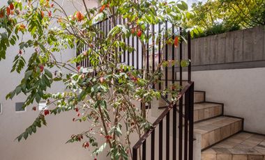 MODERNA CASA DE VENTA EN URB PRIVADA EN TUMBACO (SECTOR LA VIÑA ALTA)