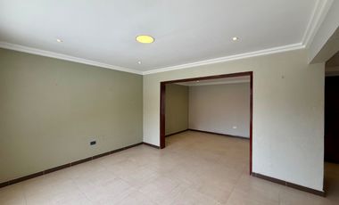 CASA Amplia y Cómoda EN RENTA sector Av. Abelardo J. Andrade