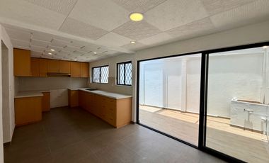 CASA Amplia y Cómoda EN RENTA sector Av. Abelardo J. Andrade