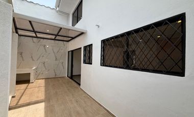 CASA Amplia y Cómoda EN RENTA sector Av. Abelardo J. Andrade
