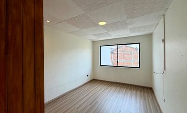 CASA Amplia y Cómoda EN RENTA sector Av. Abelardo J. Andrade