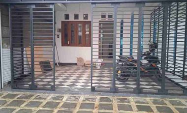 Disewakan Rumah 3 lantai di Jl Elang Malindo Jakarta Timur