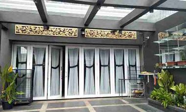 Rumah Mewah 2 1/2 Lantai Ada Kolam Renang, Posisi Strategis!