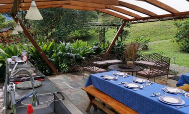 VENTA HOSTERIA SECTOR NANEGAL VIA NANEGALITO KM 7