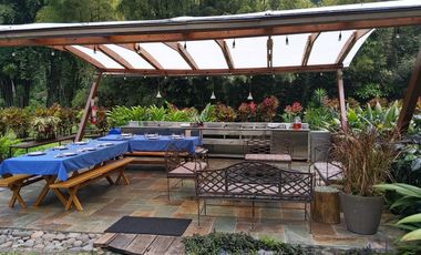 VENTA HOSTERIA SECTOR NANEGAL VIA NANEGALITO KM 7