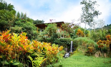 VENTA HOSTERIA SECTOR NANEGAL VIA NANEGALITO KM 7