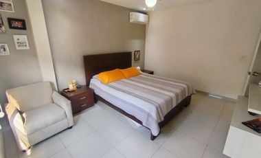 Casa Amoblada en Alquiler en ña Urbanización Porto Alegre, 3 Habitaciones, 3 Baños, Patio, Parqueo, Seguridad, Vía a la Costa