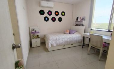 Casa Amoblada en Alquiler en ña Urbanización Porto Alegre, 3 Habitaciones, 3 Baños, Patio, Parqueo, Seguridad, Vía a la Costa