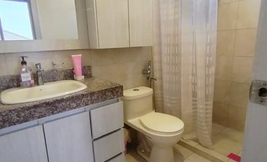 Casa Amoblada en Alquiler en ña Urbanización Porto Alegre, 3 Habitaciones, 3 Baños, Patio, Parqueo, Seguridad, Vía a la Costa