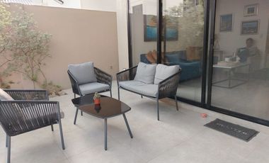 Casa Amoblada en Alquiler en ña Urbanización Porto Alegre, 3 Habitaciones, 3 Baños, Patio, Parqueo, Seguridad, Vía a la Costa