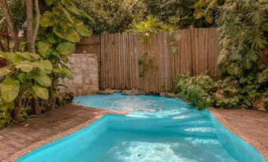 HERMOSA PROPIEDAD CON 2 CASAS Y 2 ALBERCAS PRIVADAS