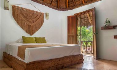 HERMOSA PROPIEDAD CON 2 CASAS Y 2 ALBERCAS PRIVADAS