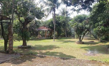 Villa dan Tanah Di Purwakarta Jawa Barat | Lokasi yang dekat salah satu ikon wisata Purwakarta (Situ Buleud)