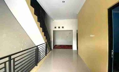 Rumah 3 Lantai di Jual Murah Di Kalisari Pasar Rebo Dekat Mall Cijantung