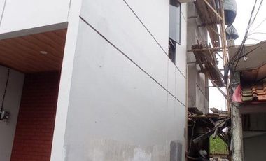 Dijual Rumah Murah Minimalis 2-3 Lantai SHM Bebas Banjir 1 KM ke UNJ Utan Kayu Matraman Jakarta Timur