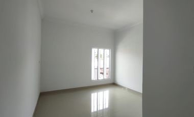 Rumah cluster 2 lt cantik, murah dan siap huni lokasi dekat Jalan Soekarno Hatta
