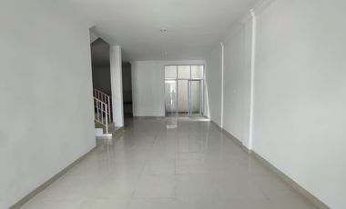 Rumah cluster 2 lt cantik, murah dan siap huni lokasi dekat Jalan Soekarno Hatta