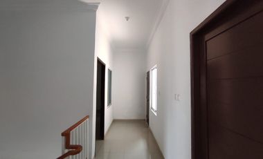 Rumah cluster 2 lt cantik, murah dan siap huni lokasi dekat Jalan Soekarno Hatta