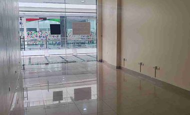 Alquiler de local comercial en centro comercial World Trade Center